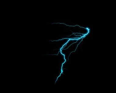 Çarpıcı bir mavi yıldırım karanlığı aydınlatıyor, siyah bir arka plana karşı ham elektrik ve dinamik enerji sergiliyor..