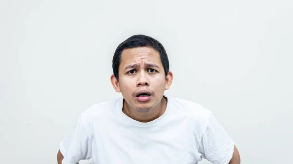 Retrato Homem Malaio Asiático Com Camiseta Branca Ficando Com Raiva — Fotografia de Stock