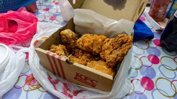 Sungai Buloh Malasia Julio 2021 Pollos Fritos Kfc Colocados Una —  Fotos de Stock