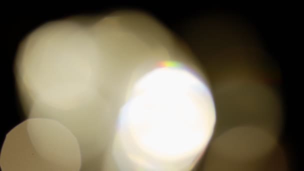 Lumière Fuites images 4K. Objectif lueur fusée éclairante bokeh superpositions, brûler le fond de la flamme. Effet de rayons flash — Video