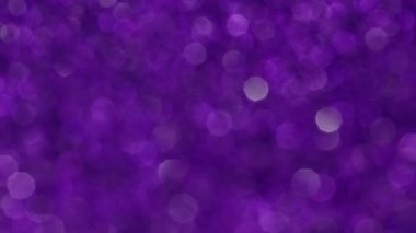 Işık sızıntısı 4K görüntüsü. Lens parlaklığı bokeh örtüleri, yanan alev arka planı. Flaş ışınları etkisi