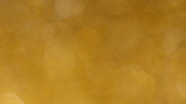 Işık sızıntıları 4K görüntüsünü bulanıklaştırdı. Yanıp sönen çember lensler, parlayan alevler, parlayan parlaklıklar, geçişler.