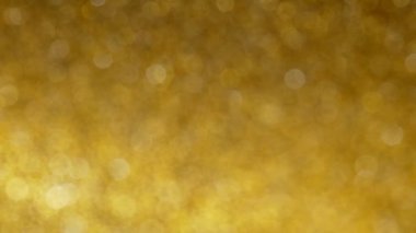 Işık sızıntıları 4K görüntüsünü bulanıklaştırdı. Yanıp sönen çember lensler, parlayan alevler, parlayan parlaklıklar, geçişler.