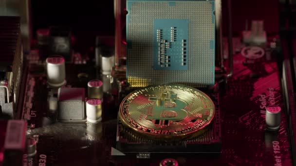 Bitcoin BTC, processador central de CPU em tecnologia digital computador placa-mãe criptomoeda mineração — Vídeo de Stock