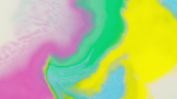 Combinazione di vernice, inchiostro nel latte, olio e sapone, fantastica struttura di pittura astratta colorata — Video Stock