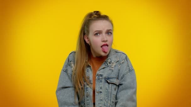 Funny showing tongue making faces at camera, fooling around, joking, aping with silly face, teasing — Stock Footage Funny showing tongue making faces at camera, fooling around, joking, aping with silly face, teasing Stock Footage