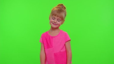 Çocuk çocuk stres giderici sıkarak oynuyor. Dokunmatik ekran oyuncakları basit gamzeli oyun, kroma anahtarı.