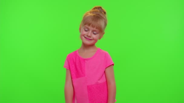 Criança menina criança jogando espremendo anti-stress pop-lo brinquedos tela de toque simples jogo de covinha, chave chroma — Vídeo de Stock