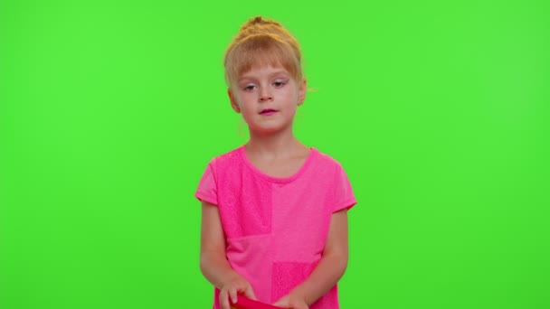 Dziecko dziewczyna dziecko grać push pop to fidget zabawka i medytacji, stres lęk ulga ścisnąć zmysłowe — Wideo stockowe