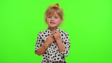 Hayal kırıklığına uğramış çocuk el kaldırıyor, kavga ediyor, kavga sebebi soruyor, bağırıyor.