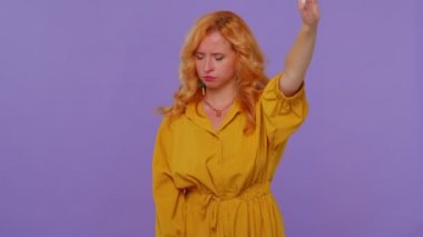 Kovuldun, kız parmağınla işaret ederek onu rahat bırakmanı istiyor, sert patron ateşi, çatışma