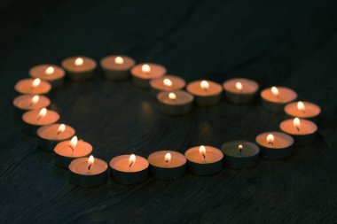 Mum Kalp yakın çekim.