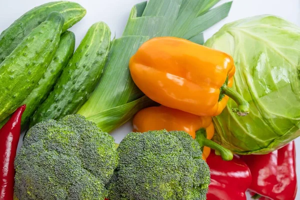 Sayuran segar nutrisi terisolasi sehat. latar belakang matang — Stok Foto