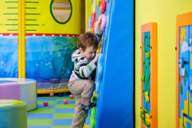 Oyun çocuk eğlence parkı, küçük park.