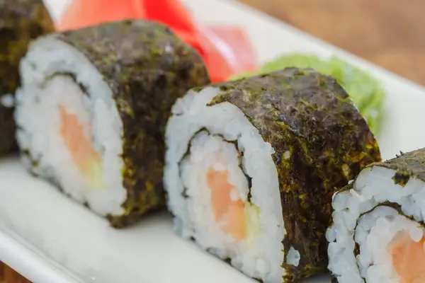 Sushi Roll Owoce Morza Ryż Ryba Restauracja Smaczne — Zdjęcie stockowe