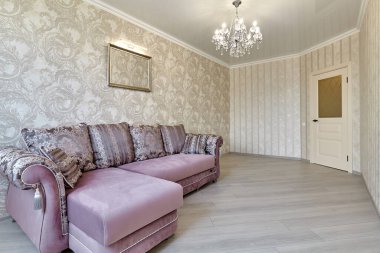 Güzel bir iç mekanı olan oturma odası.