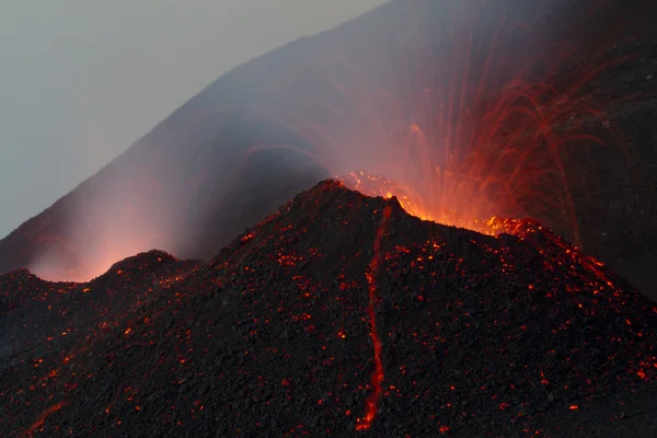 Volcano explosion — Stock Photo, Image