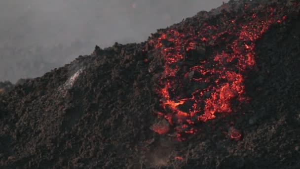 Lava flowing — Stock Video