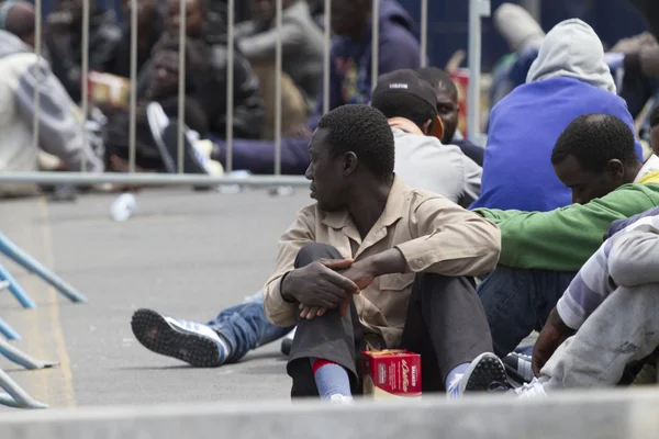 İtalya - 23 Nisan 2015 - 218 göçmenler catania limanda geldi