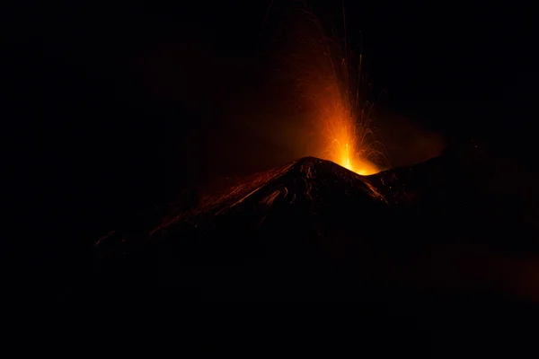 火山喷发 — 图库照片