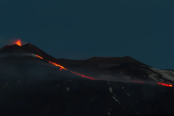 Lava flujo de la noche — Foto de Stock