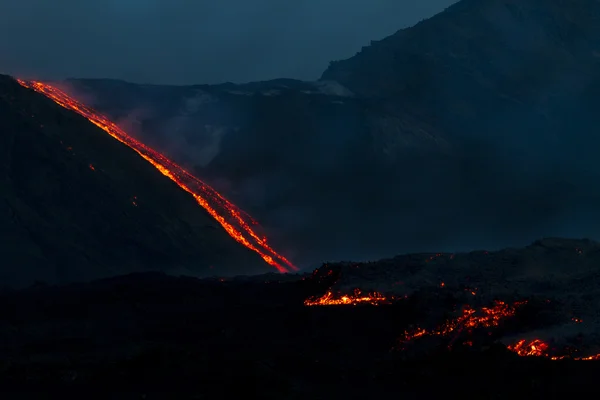 Etna lava fluindo — Fotografia de Stock