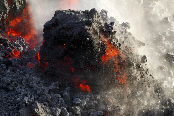 Gran lava rodando — Foto de Stock