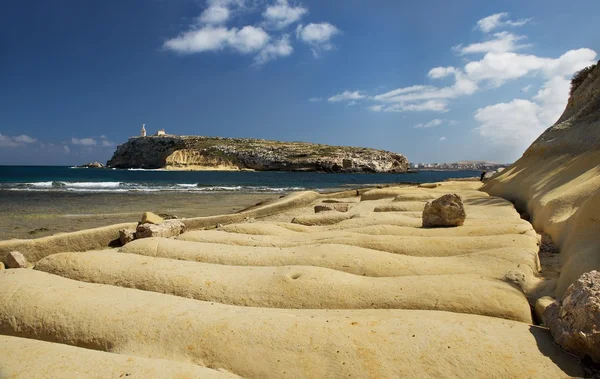Blick auf st pawls island in malta am sonnigen schönen Tag, st pawls island, malta, europa, panoramablick auf Saint pawls island in malta — Stockfoto