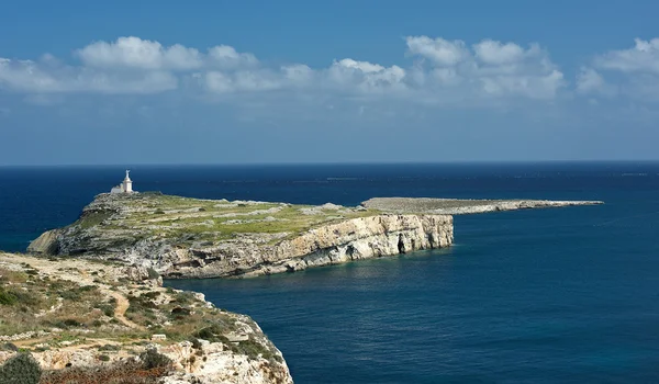 Pohled na St Pawls ostrov Malta na pěkný slunečný den, St Pawls ostrov, Malta, Evropa, panoramatický pohled na ostrově Saint li na Maltě — Stock fotografie