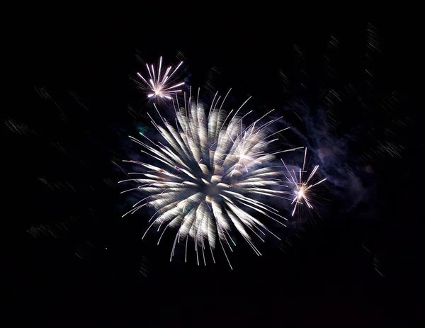 White fireworks shells, fireworks background, fireworks explode, fireworks flowers