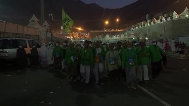 Documentação Vídeo Peregrinos Realizando Uma Série Peregrinações Hajj Mina Arábia — Vídeo de Stock