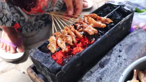 Street Satay Seller While Grilling Satay Charcoal Stove Focus Noise — Stock Video