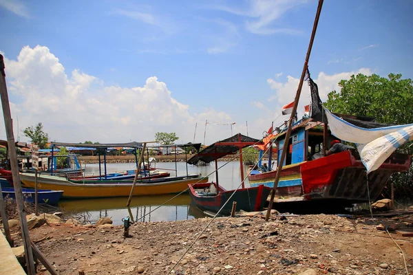 Enfoque Ruido Imagen Barcos Pesca Que Están Sentados Orilla Porque — Foto de Stock