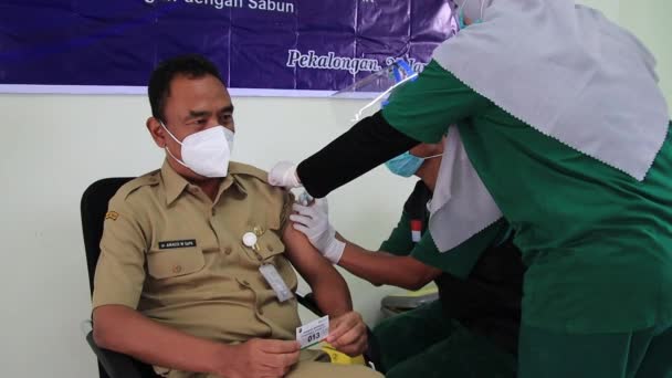 Lärm Und Artefaktclip Massenhafte Covid Impfaktivitäten Der Regierung Pekalongan Indonesien — Stockvideo