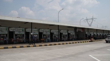 Dinlenme Alanı 360 Trans Java Batang Semarang Yolu, 30 Nisan 2021, Batang, Endonezya