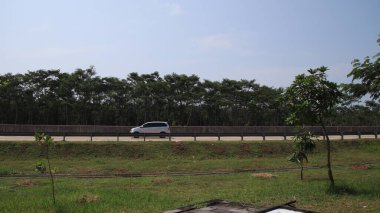 Dinlenme Alanı 360 Trans Java Batang Semarang Yolu, 30 Nisan 2021, Batang, Endonezya