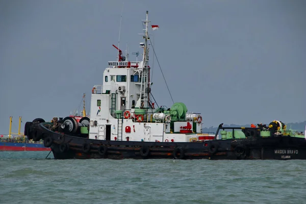 Large Cargo Ship Loading Port Terminal Cranes Background Freight Transportation — Φωτογραφία Αρχείου