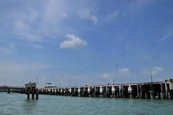 Porto Sri Bintan Pura Ponte Terminal Balsa Que Transporta Passageiros — Fotografia de Stock