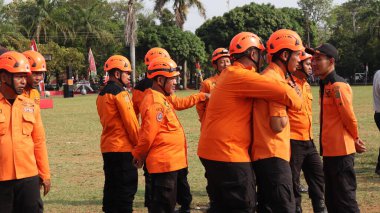 Kurtarma araçları ve afet ekipmanları, Batang, Endonezya, 11 Ağustos 2025 