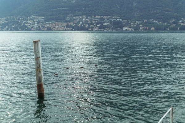 Paisagem lago Como dia ensolarado — Fotografia de Stock