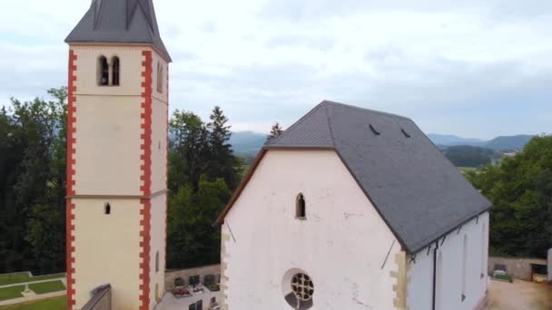 Imagini Panou Aerian Ale Bisericii Satului Din Slovenia — Videoclip de stoc