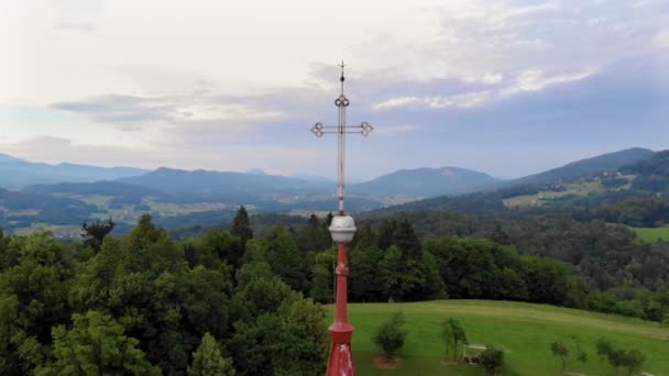 Svatá Křížová Víra Střežící Město Domzale Slovinsko — Stock video