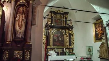 Slovenya 'nın Sloven Gradec kentindeki St.George kilisesinde yağlı boya tablolardan sorumlu.