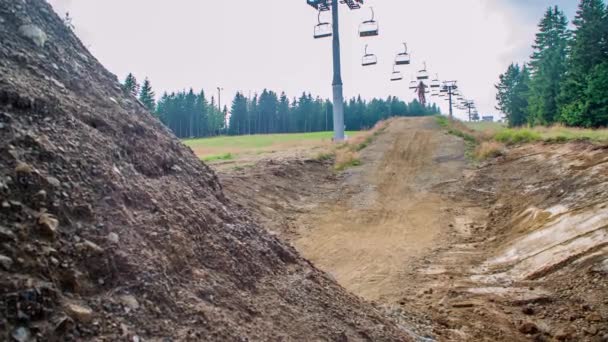 Ciclista Panoramico Attivo Sella Alla Bici Nel Parco Kope Slovenia — Video Stock