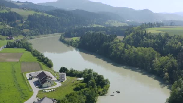 Imágenes Aéreas Drones Del Hermoso Río Drava Montañas Con Árboles — Vídeos de Stock