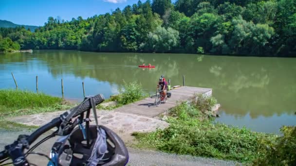 Group Friends Cycling Resting Canoeing Drava River Muta Dolly Out — Stock Video