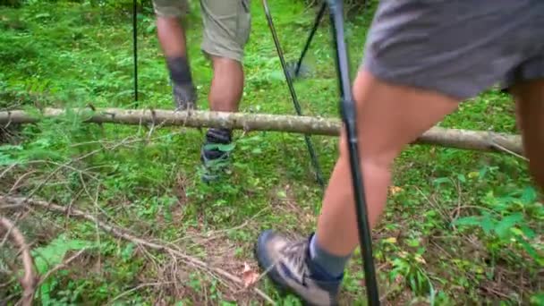 Detail Eines Paares Beim Trekking Topla Tal Üben Sie Den — Stockvideo