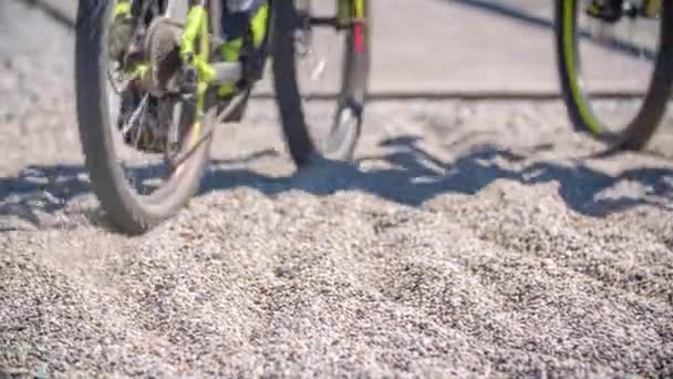 Ciclismo Pista Grava Radlje Dravi Eslovenia — Vídeo de stock