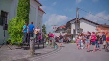 izleyiciler ve rustik Fuarı konser görüntüleme