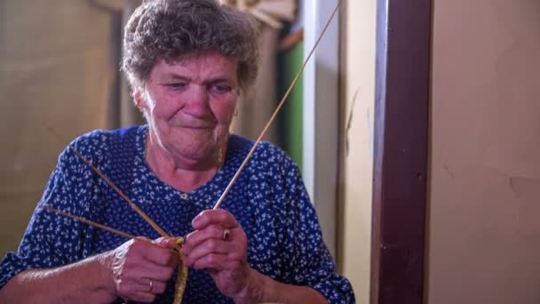 Tricot paille à tricoter dans un espace nous tricot salle — Video